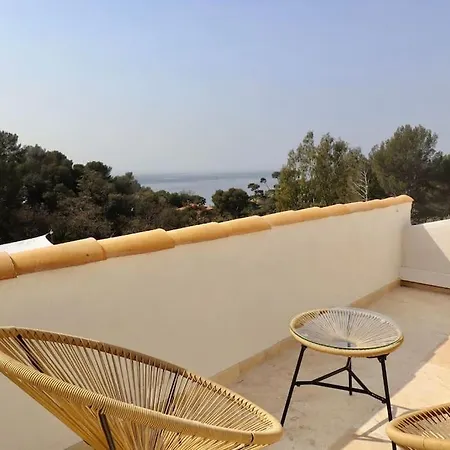 Andromede, De Charme Avec Vue Et Acces Villa