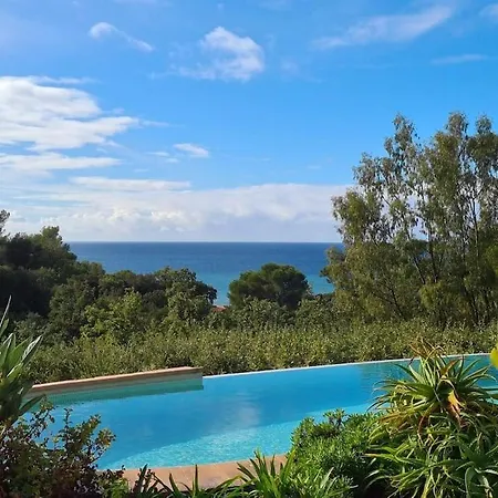 Andromede, De Charme Avec Vue Et Acces Villa Le Pradet